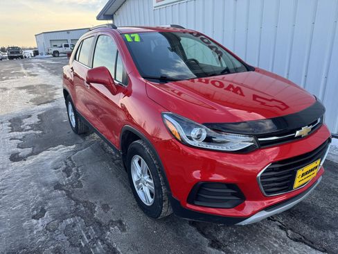 Used 2017 Chevrolet Trax LT w/ LT Convenience Package image 2
