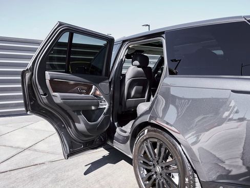 Used 2024 Land Rover Range Rover SE AWD/4WD image 26