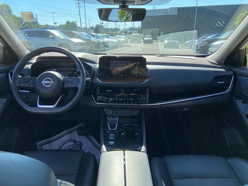 Certified 2023 Nissan Rogue SL w/ SL Premium Package FWD image 16