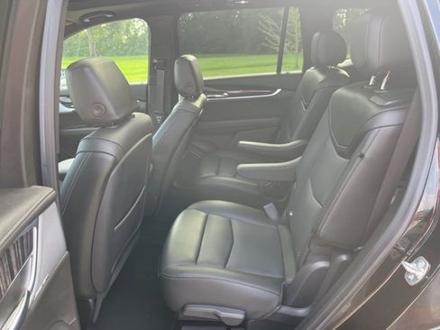 Used 2025 Cadillac XT6 Premium Luxury image 38
