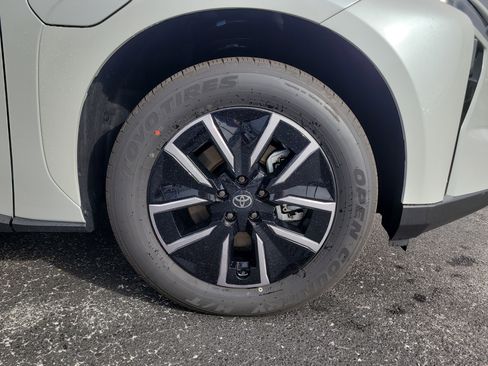 Certified 2026 Toyota bZ image 10