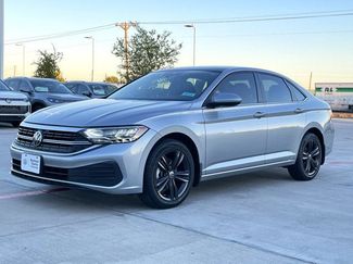 Certified 2023 Volkswagen Jetta SE w/ Panoramic Sunroof Package video 2