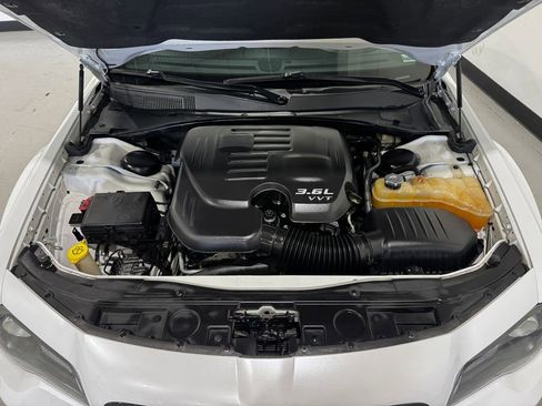 Used 2016 Chrysler 300 S image 10