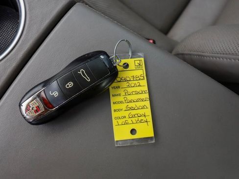 Used 2012 Porsche Panamera Turbo image 10