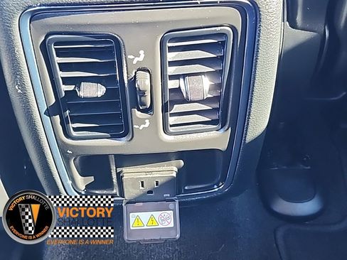 Certified 2022 Jeep Grand Cherokee Laredo X image 30