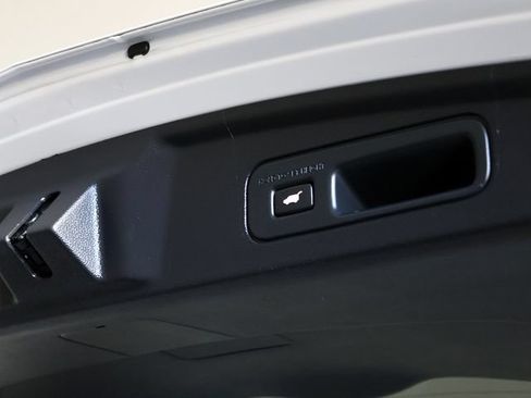 Used 2023 Acura MDX SH-AWD w/ Technology Package image 32