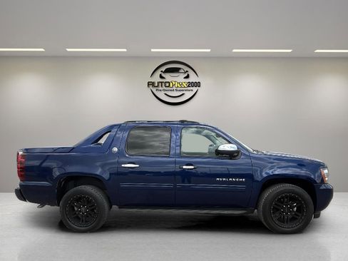 Used 2013 Chevrolet Avalanche LT w/ All-Star Edition image 3