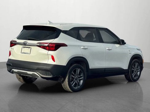 Used 2021 Kia Seltos LX image 2