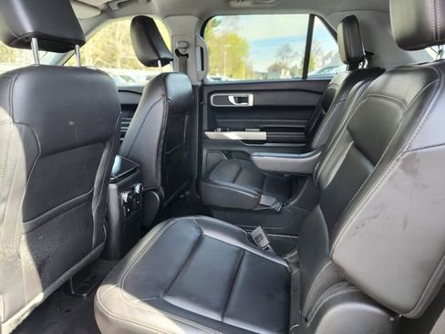 Certified 2022 Ford Explorer XLT w/ Equipment Group 202A AWD/4WD image 16