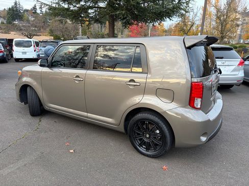 Used 2014 Scion xB image 5