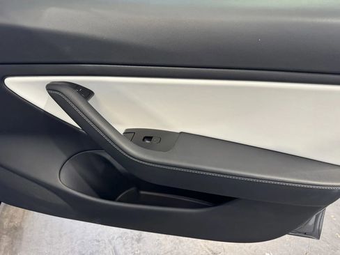 Used 2018 Tesla Model 3 Long Range image 7