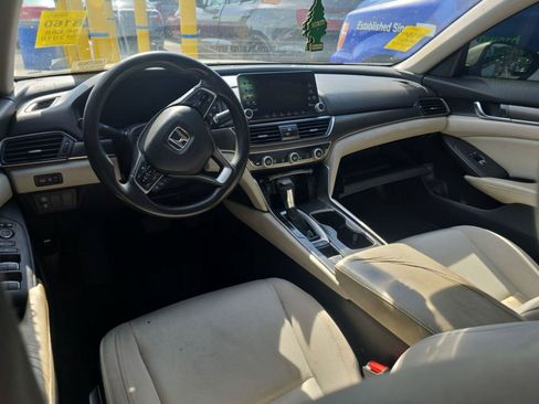 Used 2018 Honda Accord LX image 3
