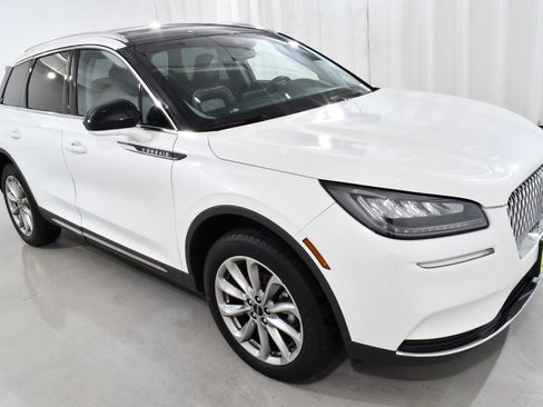 Used 2022 Lincoln Corsair AWD w/ Premium Package image 5