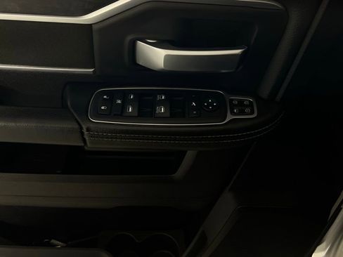 Used 2024 RAM 2500 Big Horn image 25