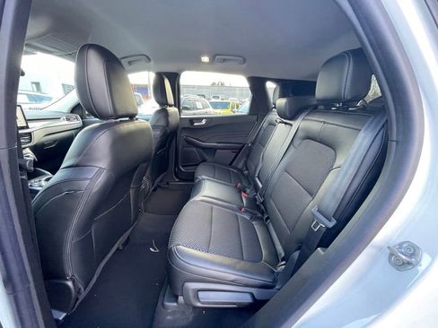 Used 2024 Ford Escape SE image 21