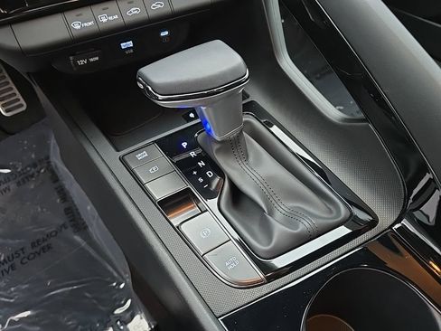 Certified 2025 Hyundai Elantra SEL image 18