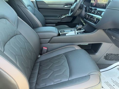 New 2026 Nissan Pathfinder Platinum AWD/4WD image 11