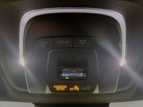 Used 2025 Toyota Corolla SE image 21