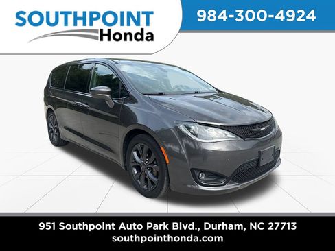 Used 2019 Chrysler Pacifica Touring Plus w/ S Appearance Package FWD image 1