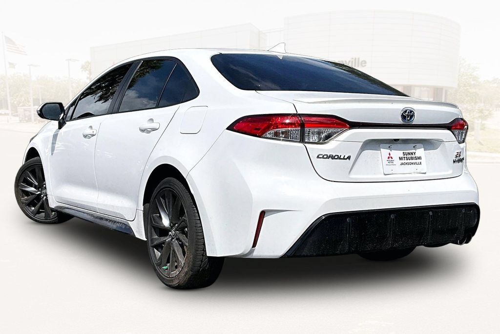 Used 2024 Toyota Corolla SE FWD image 4