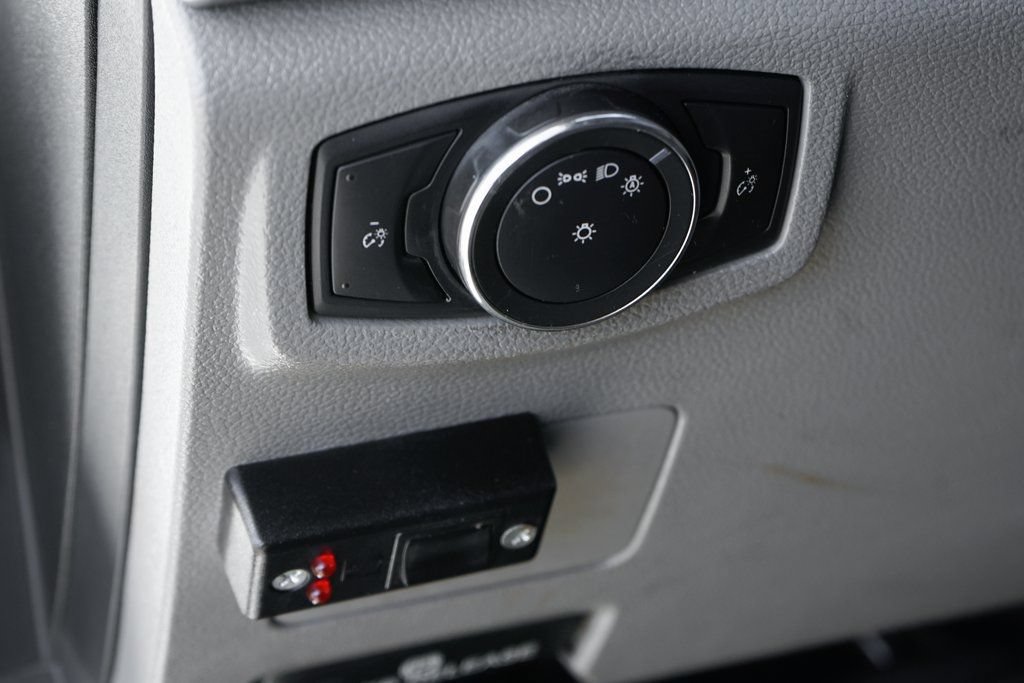 Used 2017 Ford F550 2WD Regular Cab Super Duty image 27