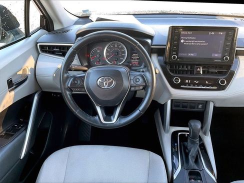 Used 2022 Toyota Corolla Cross LE FWD image 17