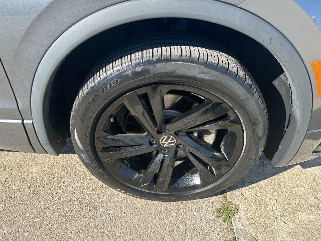 Used 2023 Volkswagen Tiguan SE R-Line AWD/4WD image 53