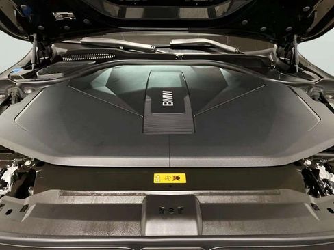 Used 2025 BMW i5 eDrive40i image 88