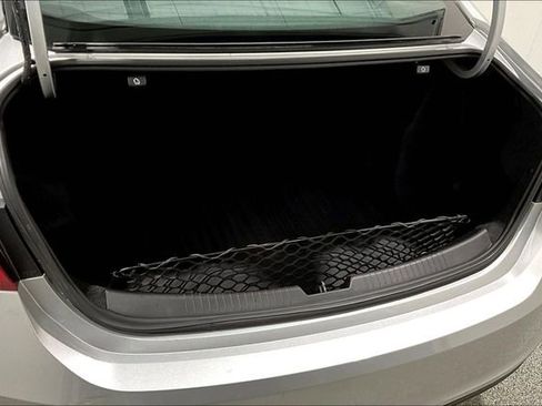 Used 2021 Chevrolet Malibu LS FWD image 37