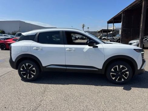 Used 2026 Nissan Kicks SV w/ Cold Weather Package AWD/4WD image 4