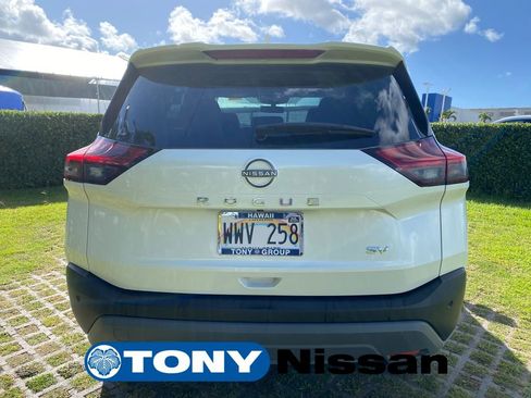Used 2023 Nissan Rogue SV FWD image 6