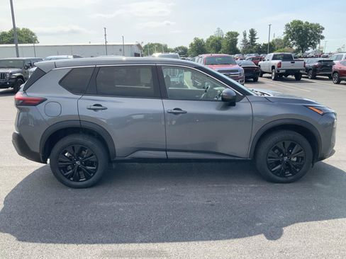 Used 2023 Nissan Rogue SV AWD/4WD image 14
