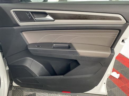 Used 2021 Volkswagen Atlas SE w/ Panoramic Sunroof Package image 36