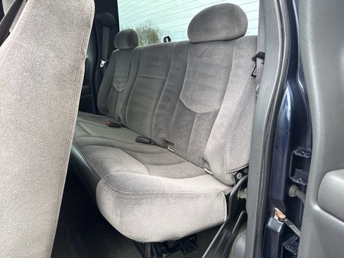 Used 2005 GMC Sierra 2500 SLE w/ Snow Plow Prep Package image 17