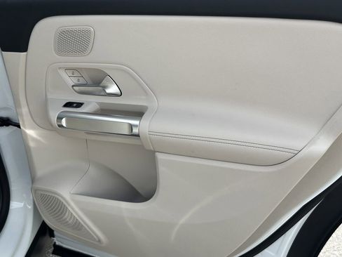 Certified 2025 Mercedes-Benz GLB 250 image 18