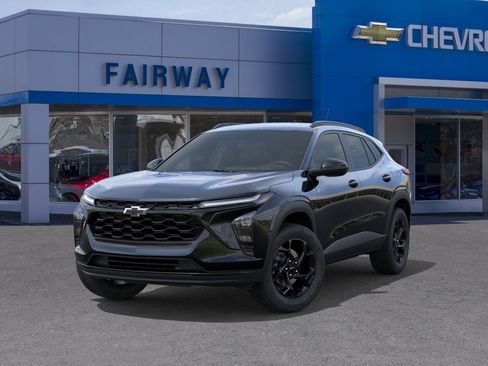 New 2026 Chevrolet Trax LT w/ Midnight Edition FWD image 6