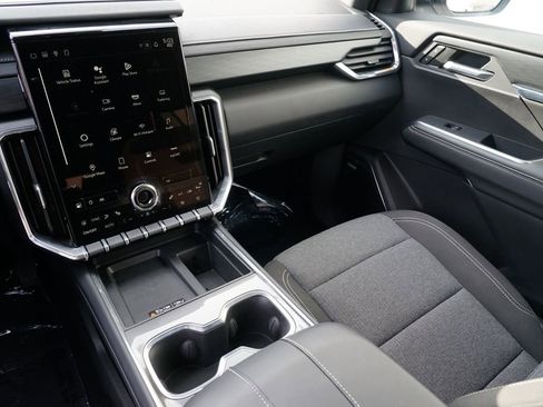 Certified 2025 GMC Acadia Elevation image 21