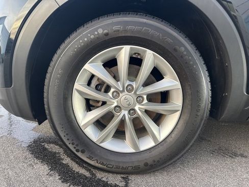 Used 2017 Kia Sorento LX image 7