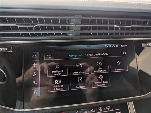Used 2019 Audi Q8 Prestige w/ Luxury Package AWD/4WD image 15
