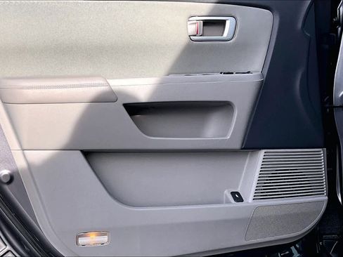 Used 2015 Honda Pilot SE image 25