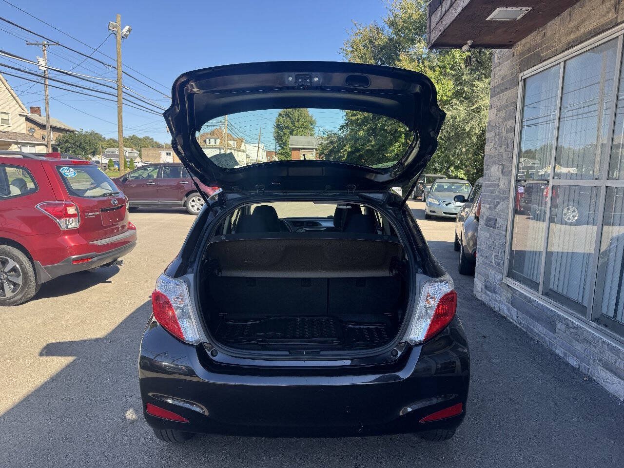 Used 2012 Toyota Yaris LE FWD image 16