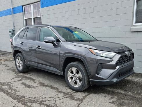 Used 2022 Toyota RAV4 XLE image 4