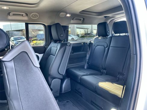 Used 2026 Land Rover Defender 130 S image 19