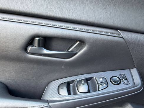 Used 2025 Nissan Sentra S FWD image 18