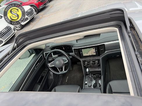 Used 2021 Volkswagen Atlas SEL AWD/4WD image 32