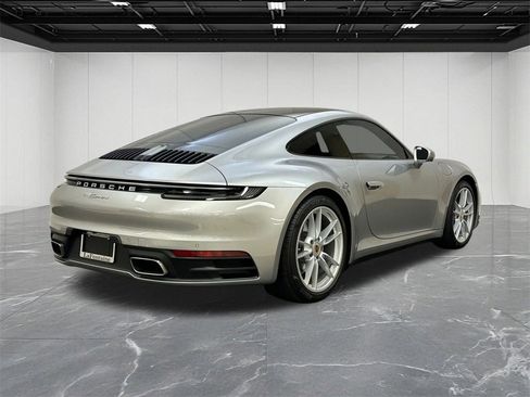 Used 2024 Porsche 911 Carrera image 10