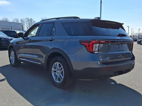 Certified 2025 Ford Explorer Active AWD/4WD image 4