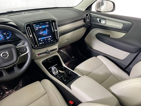 Used 2023 Volvo XC40 B4 Plus w/ Driver Assist Package image 24