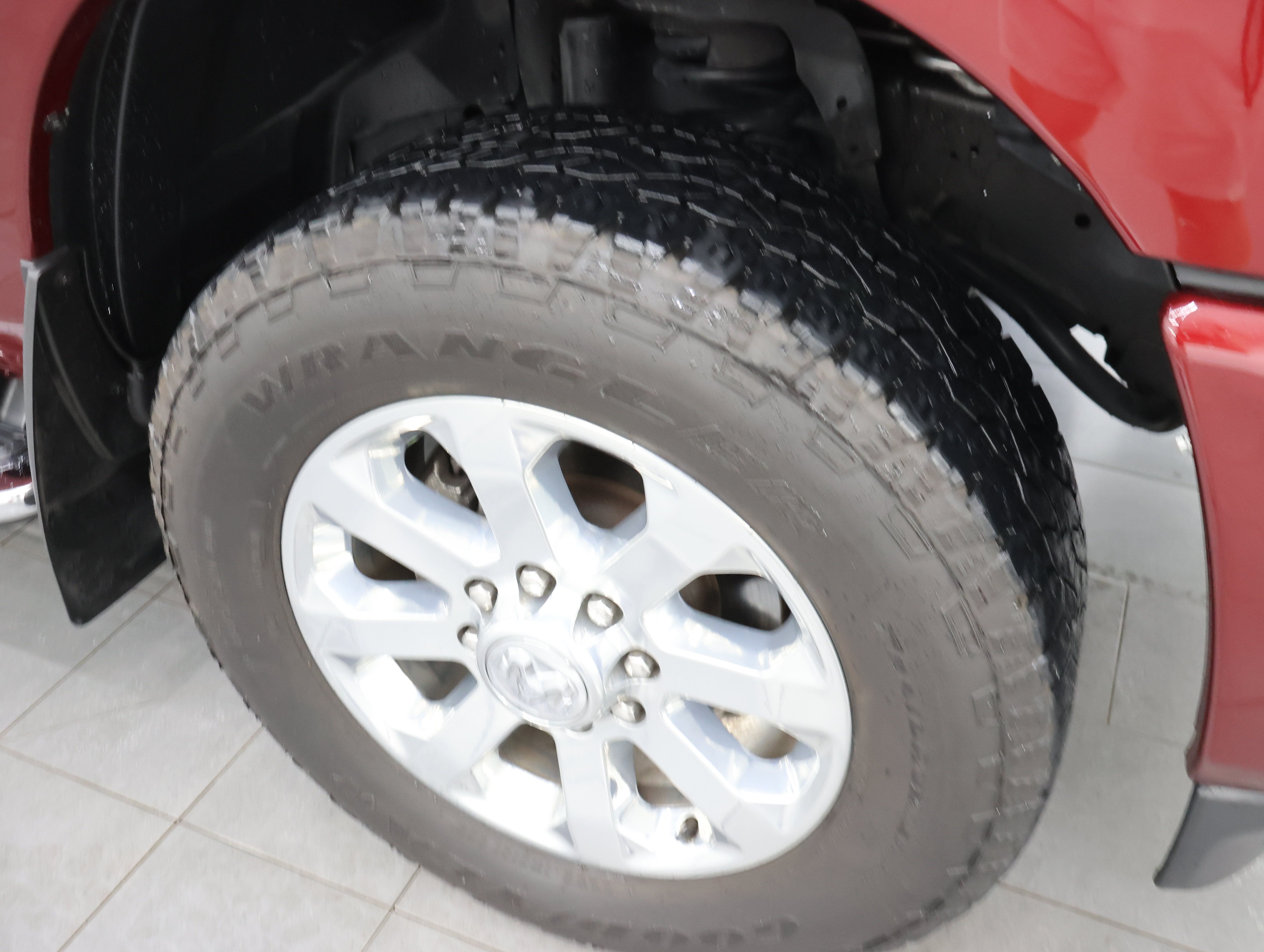 Used 2024 RAM 2500 Laramie AWD/4WD image 3