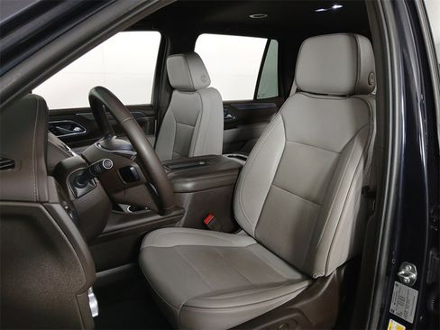 Used 2023 GMC Yukon SLT image 16